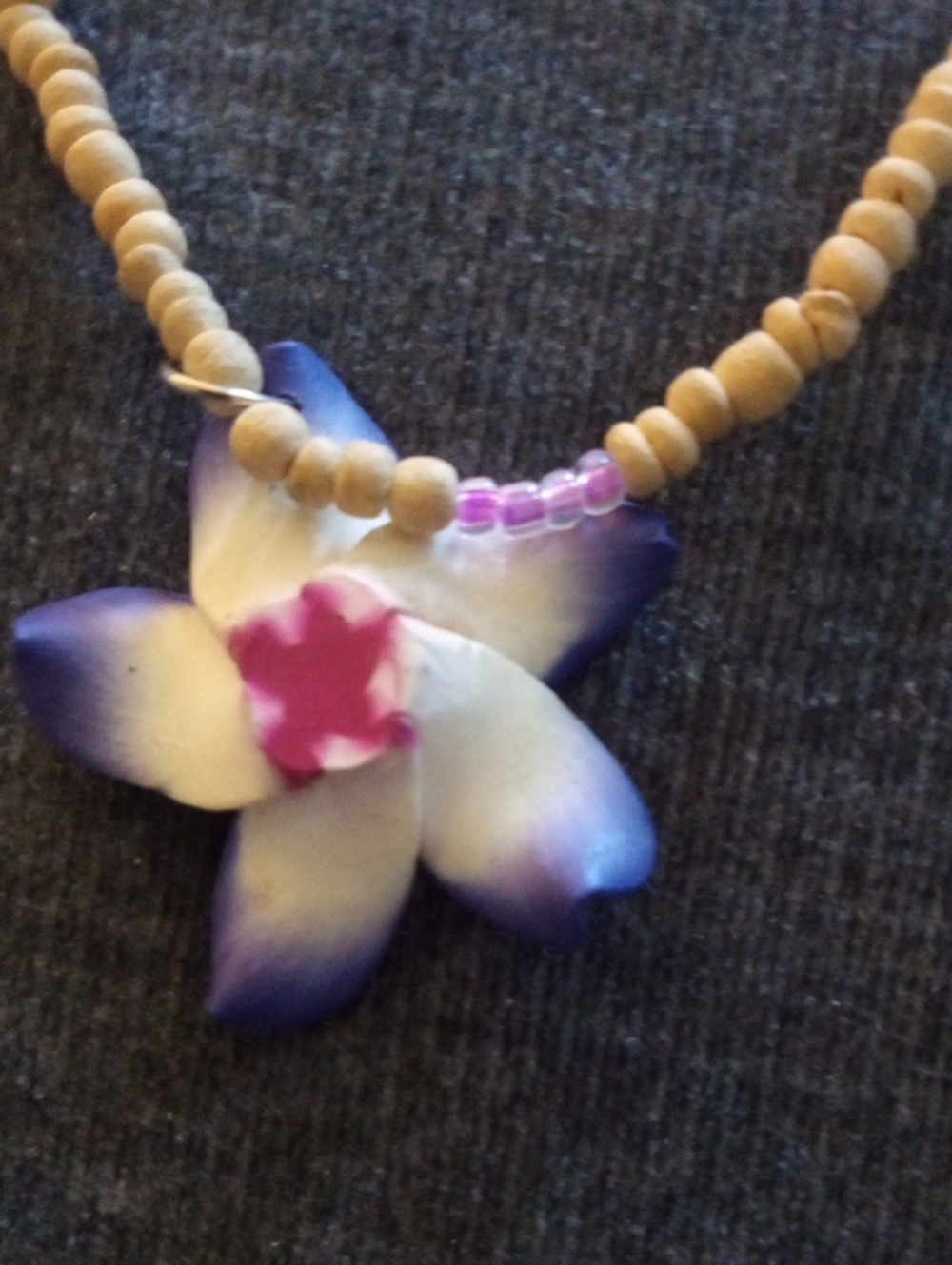 Vintage Hawaiian Plumeria Flower Pendant Beaded Necklace - Picture 8 of 8